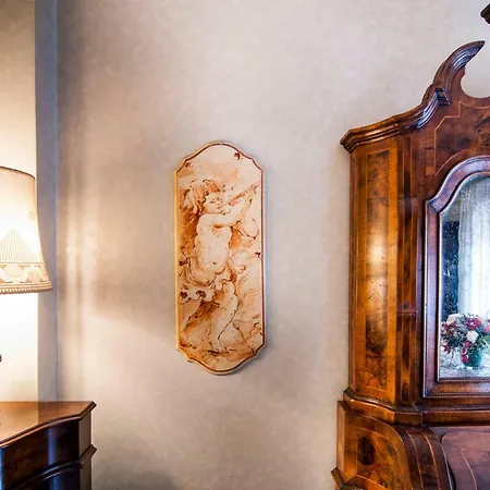 Aurelio&vaticano Elegant Flat