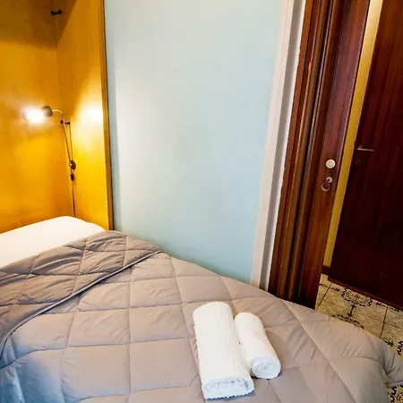 Aurelio&vaticano Elegant Flat