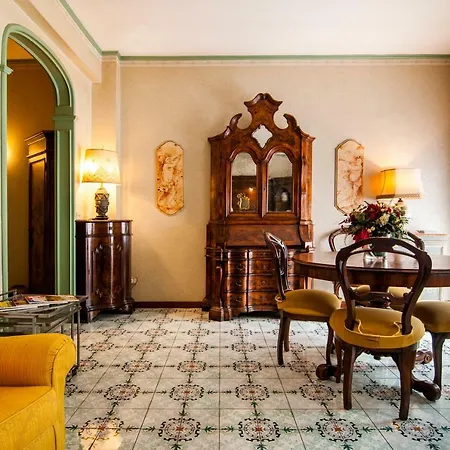 Aurelio&vaticano Elegant Flat *